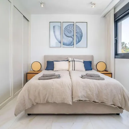 Marein Village Townhouse Modern Pool